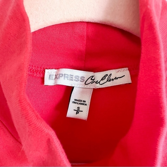 Express One Eleven Red Mock Neck Sleeveless Crop Top sz Small - Picture 3 of 4